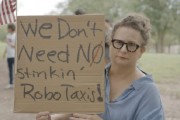 星尘算命特斯拉在得州奥斯汀遭遇抗议活动：反对马斯克Robotaxi计划