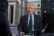 星尘算命宏观经济学教授兼实践者Stanley Fisher逝世 曾培养全球多位经济决策者
